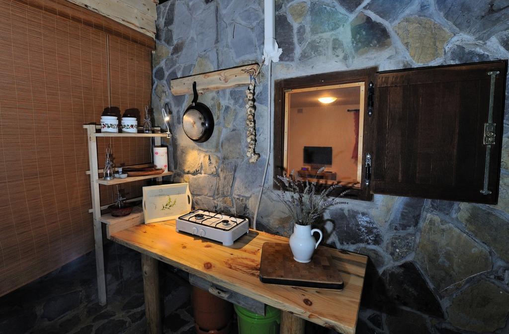 Apartment Drvena Kuca Mreznica Gornji Zvecaj Room photo