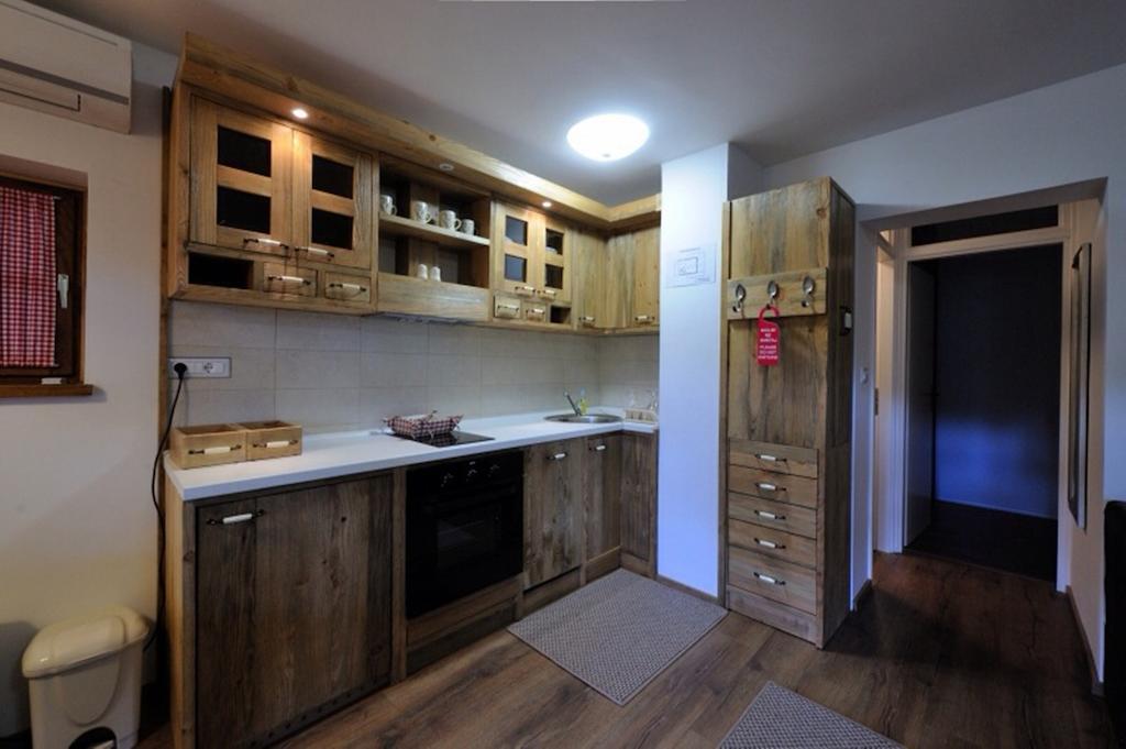 Apartment Drvena Kuca Mreznica Gornji Zvecaj Room photo