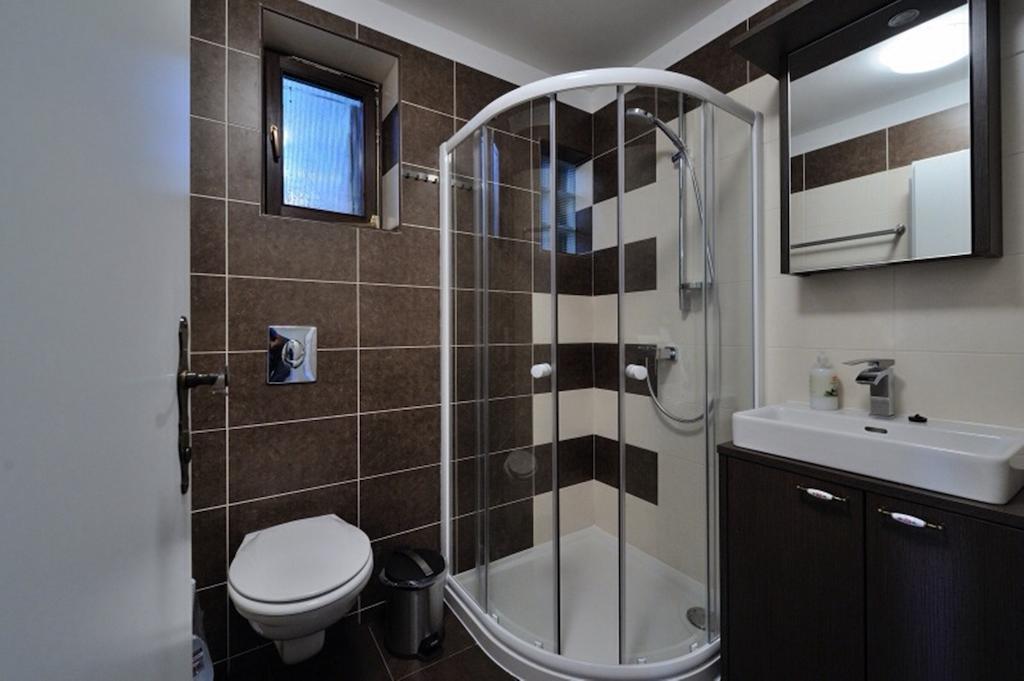 Apartment Drvena Kuca Mreznica Gornji Zvecaj Room photo