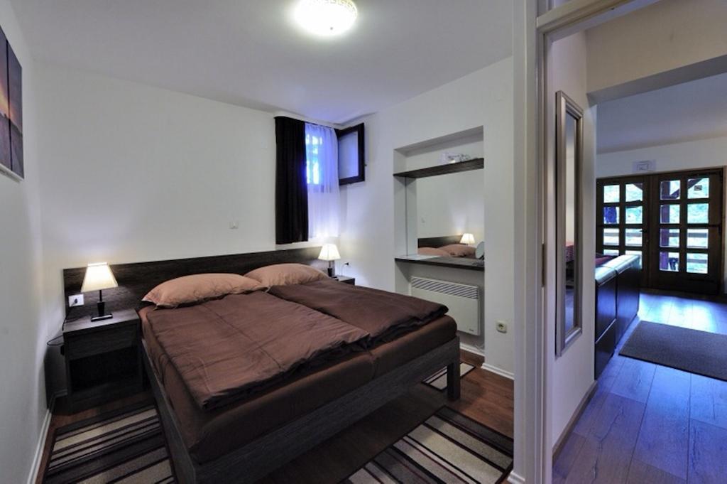 Apartment Drvena Kuca Mreznica Gornji Zvecaj Room photo